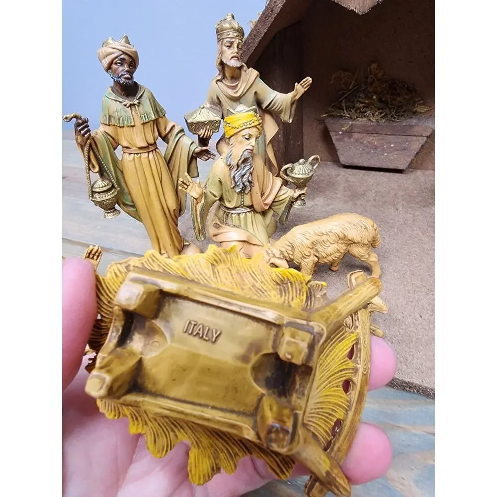 Vintage Fontanini Italian Resin Nativity Figurines & wood Manger/creche 15 piece